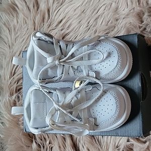 Jordan 1 mid toddler 6c white